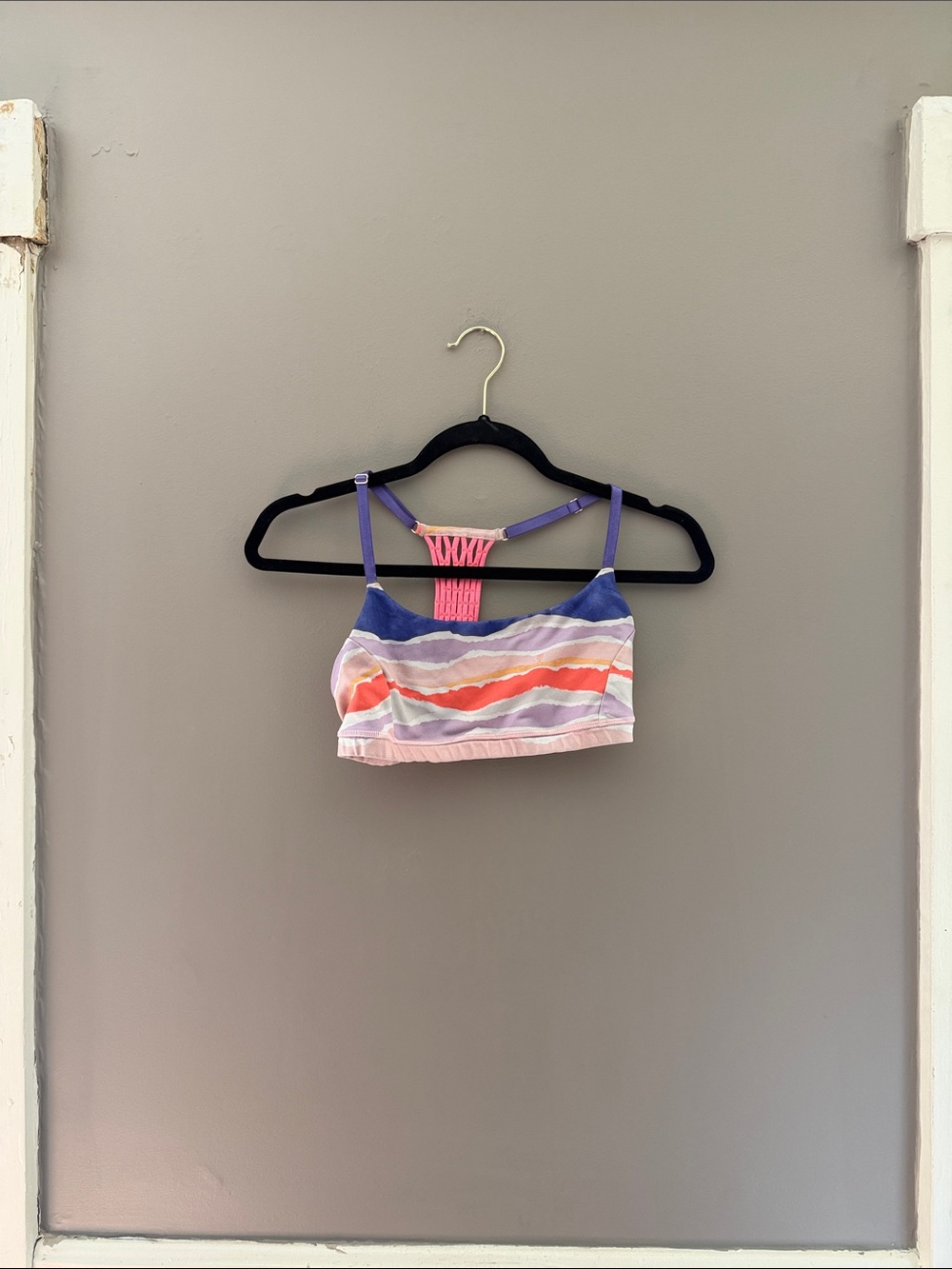 Lululemon sports bra